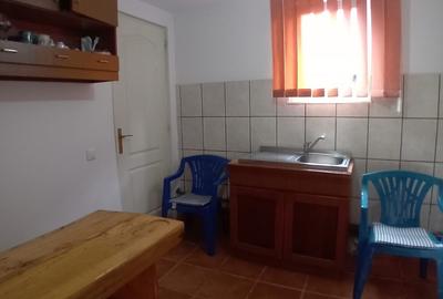 De vânzare clădire cu spațiu comercial și camere la etaj – locație excelentă! - 4
