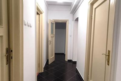Apartament cu 2 camere decomandat în P-ța Victoriei - 4