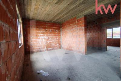 Casă cu 8 camere cu Teren 810 Mp în Brădești - 10