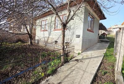 CASA 2 CAMERE 70 MP TEREN 601 MP DAMBUL ROTUND - 2