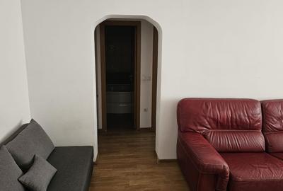 Apartament 2 camere, etaj 1/4, zona Podu Ros - 3