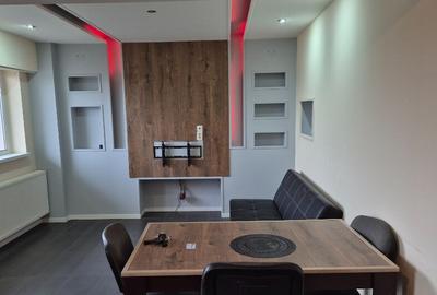 Proprietar , inchiriez apartament , renovat , 4 camere ,zona buna. - 3