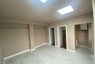 Birou, de 50 mp, în P-ța Mihai Viteazul - 2