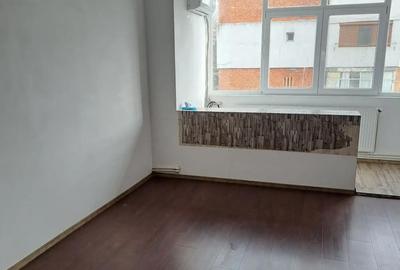 Apartament cu 2 camere semidecomandat în Central - 1