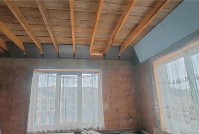 Duplex cu 3 camere cu Canalizare în Bucium - 9