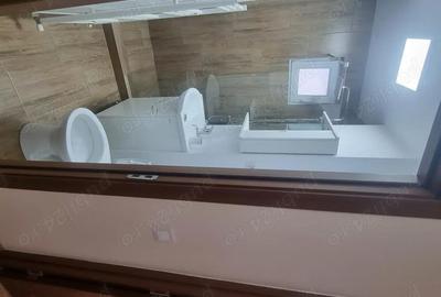 Apartament cu 3 camere semidecomandat în Central - 1