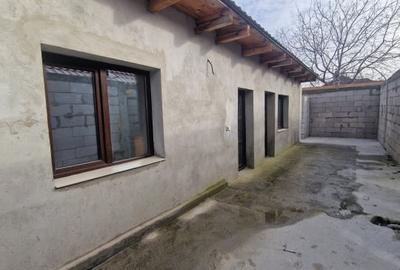 Medeea Casa parter de vanzare 5 camere - 6