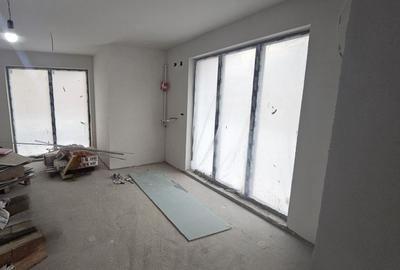 Spatiu comercial stradal + 4 locuri de parcare - 5