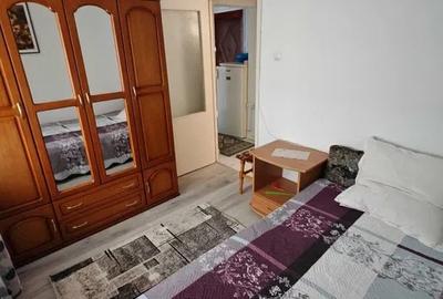 Apartament cu 2 camere, decomandat,  zona Podu Ros - 2