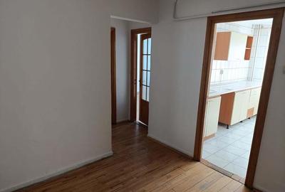 Spațiu comercial, de 68 mp, în Central - 6