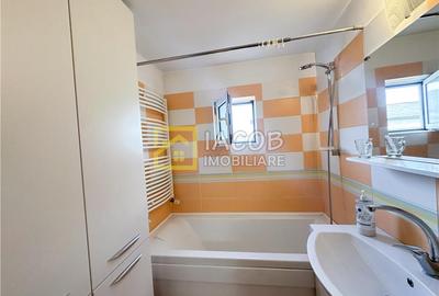 Apartament cu 2 camere decomandat în 9 Mai - 12