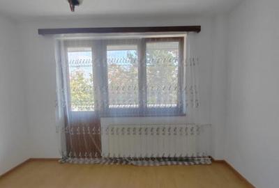 Apartament 3 camere, etajul 3/9, zona Nord- Spitalul Judetea - 9