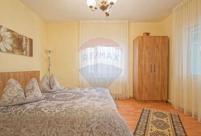 Casă cu 8 camere cu Teren 485 Mp în Central - 17