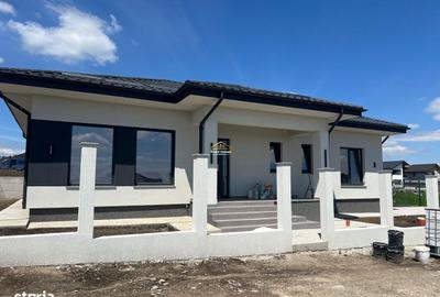 Casă cu 4 camere în Breazu - 1