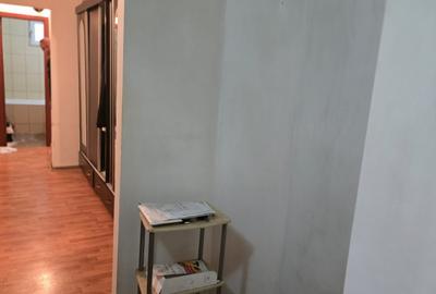 Apartament cu 3 camere decomandat în Dristor