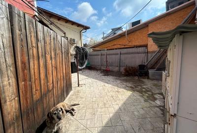 Spațiu comercial, de 160 mp, în Central - 4