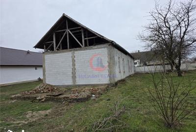 Casă cu 4 camere cu Teren 1000 Mp în Pișchia - 2