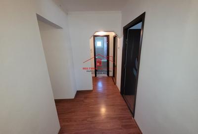 Apartament cu 3 camere decomandat în Piața Nouă - 1