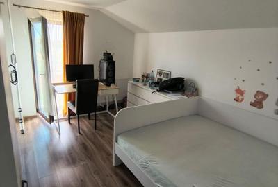 Casă cu 4 camere în Central - 2