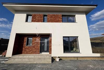 Casă individuală cu 4 camere cu Canalizare în Chinteni - 2