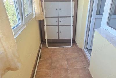 Apartament cu 2 camere decomandat în 22 Decembrie - 7