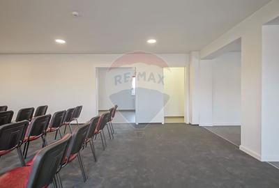 Casă cu 7 camere cu Teren 1400 Mp în Stupini - 25