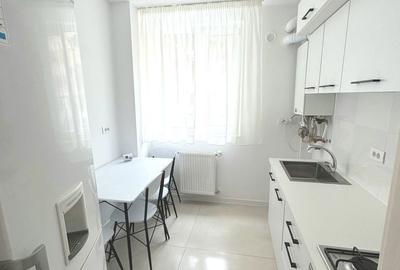Apartament cu 3 camere semidecomandat în Central - 6