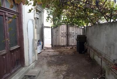 Casă cu 4 camere cu Teren 197 Mp în Giurgiului - 1