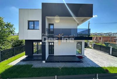 Casă cu 4 camere cu Teren 300 Mp în Rediu