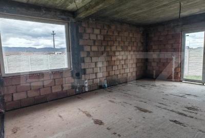 Casa la rosu de vanzare in Vulcan - Brasov - 4