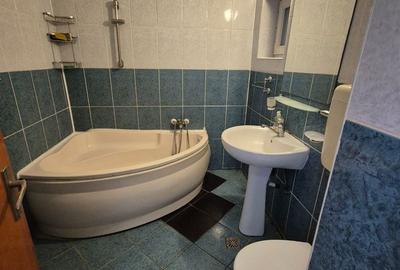 Apartament cu 3 camere decomandat în Tei - 18