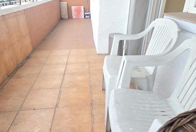 Apartament cu 4 camere decomandat în 22 Decembrie - 2