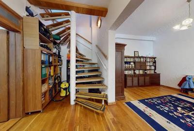 Casă cu 5 camere cu Teren 1200 Mp în Central - 8