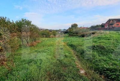 Teren de 1410 mp, în Iris