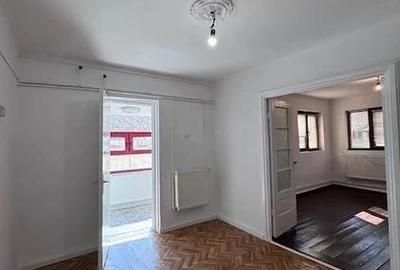 Casă cu 3 camere cu Teren 102 Mp în Vatra Luminoasă