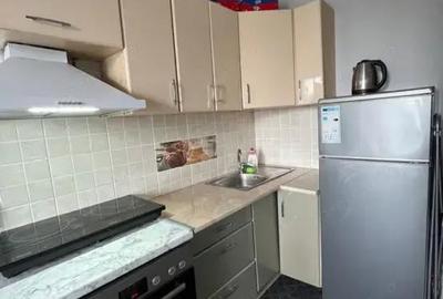 Garsonieră decomandată în Gorjului