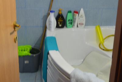 Apartament cu 3 camere semidecomandat în Central - 1