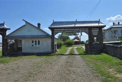 Casa P+1E, anexe,hala depozitare pe teren 7900 mp in Vladeni (BT) Casa P+1E, anexe,hala depozitare pe teren 7900 mp in Vladeni (BT) - 2