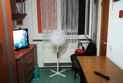 Proprietar. La METROU Costin Georgian, Garsoniera Etaj 2/4 - 2