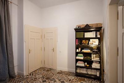 Apartament cu 3 camere în Central - 1