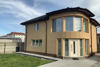 Casă individuală cu 4 camere cu Canalizare în Central - 2