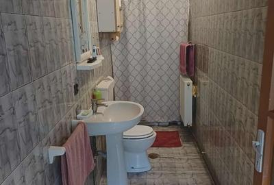 Casă cu 4 camere decomandat în Vladimirescu