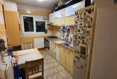 Apartament cu 3 camere decomandat în Olteniței - 9