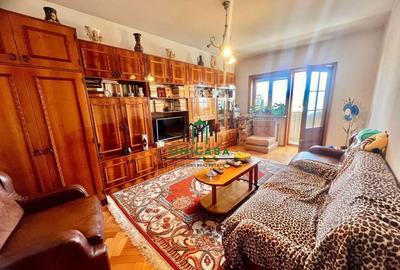 Apartament cu 3 camere decomandat în Central