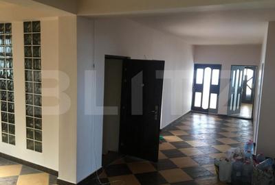 Casă cu 5 camere cu Teren 1700 Mp în Ulmi - 4