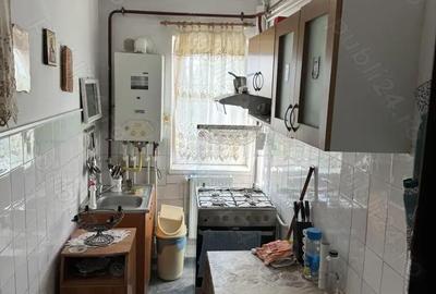 Apartament cu 3 camere decomandat în Caracal - 8