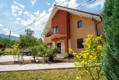 Casă cu 4 camere cu Teren 1500 Mp în Vulcan - 10