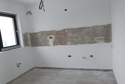 Casă cu 4 camere cu Teren 300 Mp în Central - 9