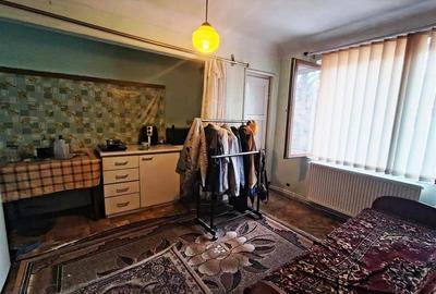 Apartament cu 3 camere semidecomandat în Central - 2