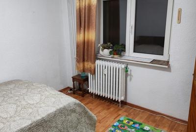 Drumul Taberei, Piata Moghioros - 10